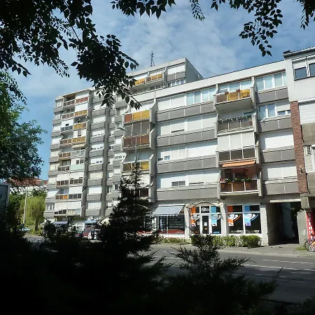 Komfort Apartman *